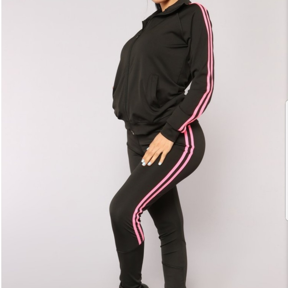 Warm up or track suit